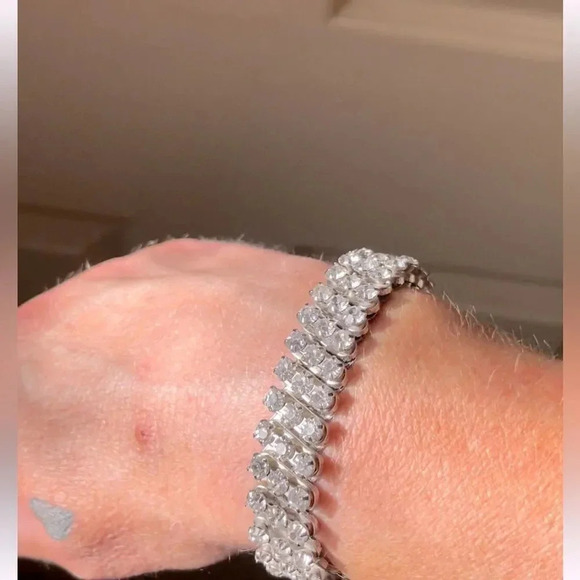 VINTAGE SILVER TONE AND CLEAR RHINESTONE EXPANDABLE BRACELET RING EARRINGS SET - Picture 7 of 16